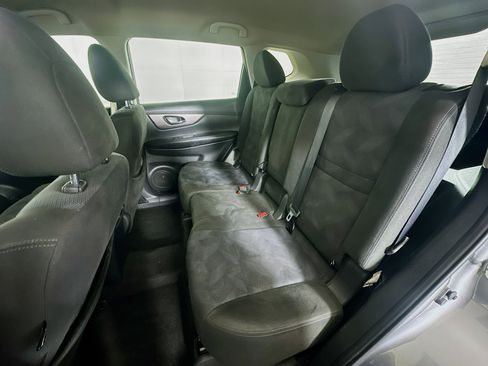 Used 2015 Nissan Rogue SV image 25