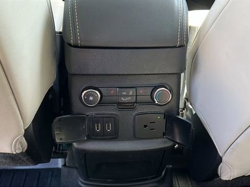 Used 2017 Ford Explorer Platinum AWD/4WD image 23