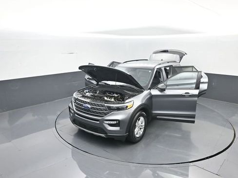 Used 2022 Ford Explorer XLT w/ Equipment Group 202A image 35