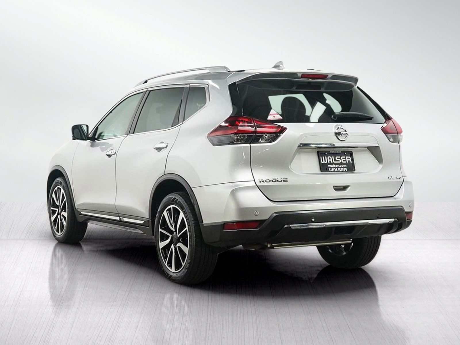 Used 2019 Nissan Rogue SL AWD/4WD image 3