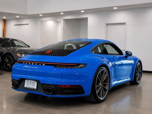 Used 2022 Porsche 911 Carrera 4S AWD/4WD image 2