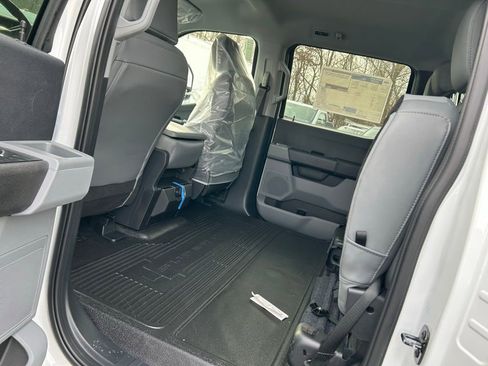 New 2026 Ford F550 4x4 Crew Cab image 19