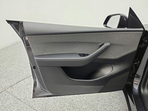 Used 2026 Tesla Model Y 2WD image 13