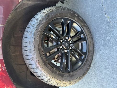 Certified 2024 Ford Expedition XLT image 4