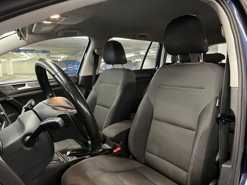 Used 2018 Volkswagen Golf S image 15