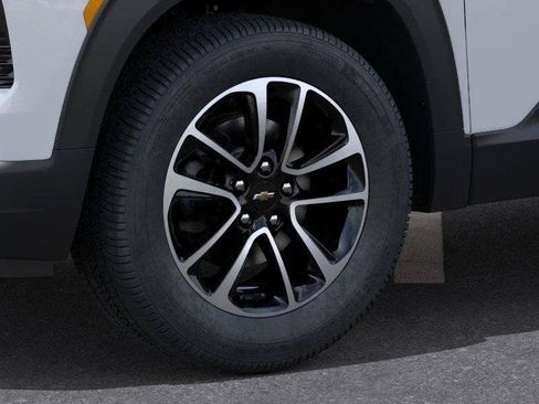 New 2026 Chevrolet TrailBlazer LT w/ Driver Confidence Package FWD image 39