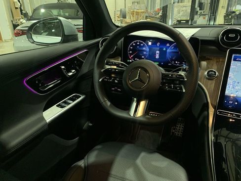 New 2025 Mercedes-Benz GLC 350e 4MATIC image 3