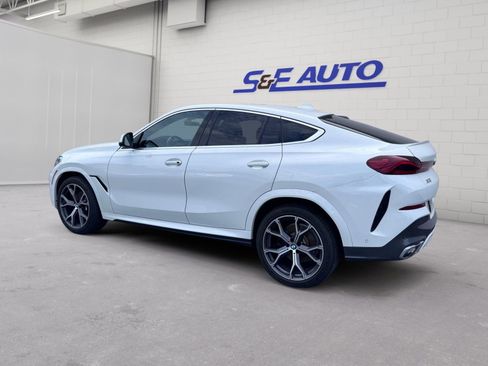 Used 2022 BMW X6 xDrive40i AWD/4WD image 3