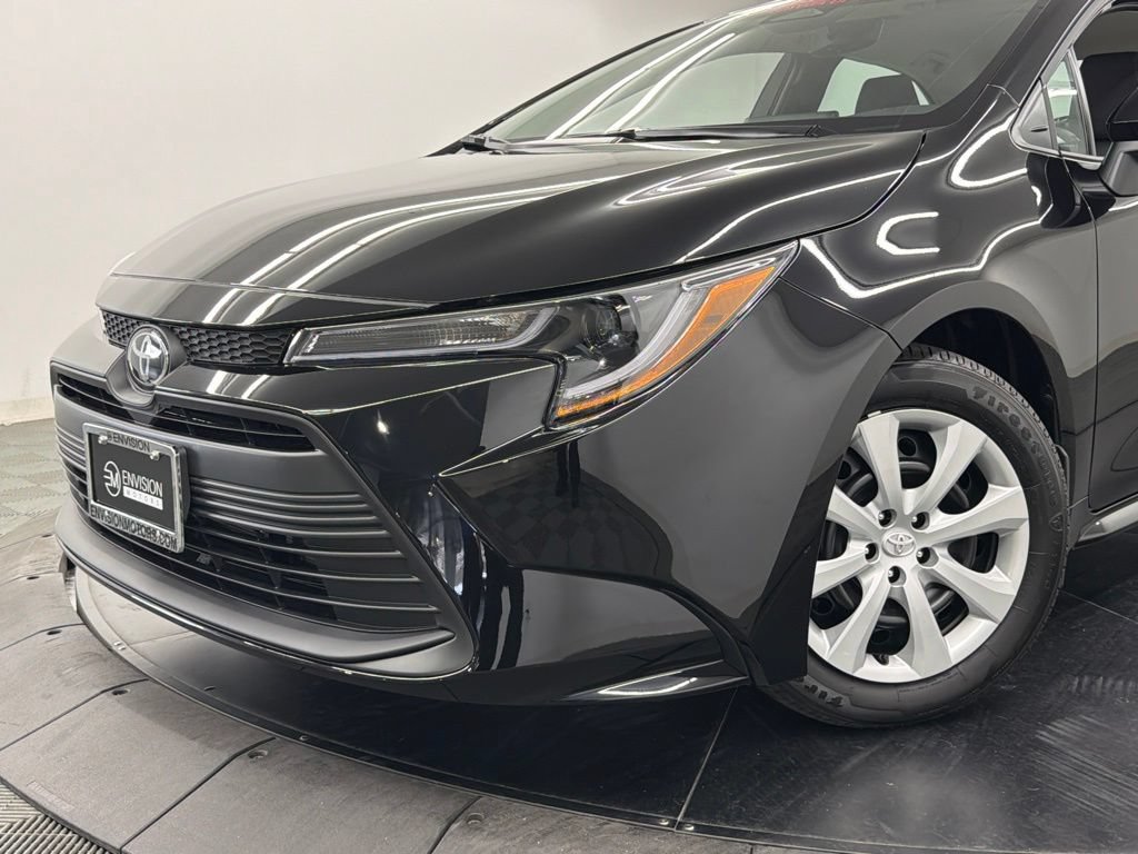 Certified 2026 Toyota Corolla LE FWD image 4