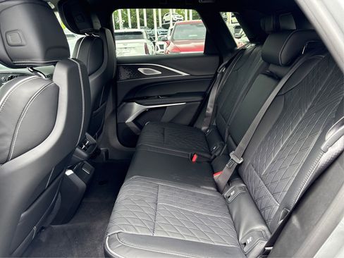 New 2026 Cadillac Lyriq V image 10