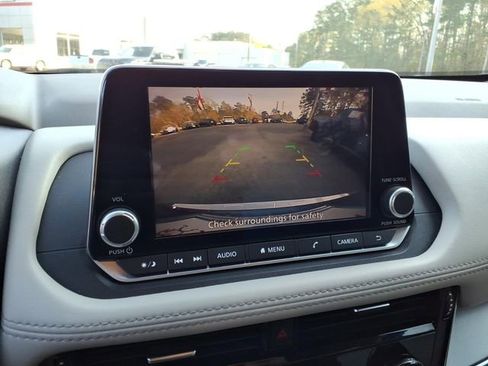 Used 2023 Nissan Rogue SV image 19