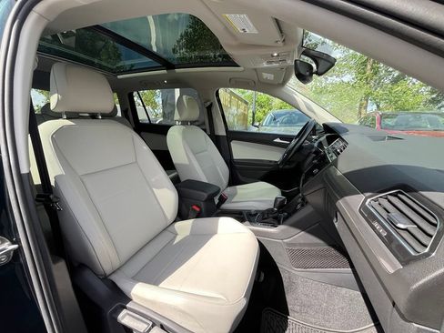 Used 2019 Volkswagen Tiguan SEL AWD/4WD image 12