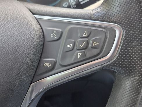 Used 2021 Chevrolet Equinox LS FWD image 13
