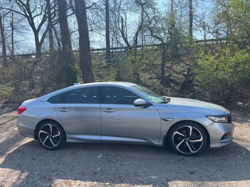 Used 2018 Honda Accord Sport image 29