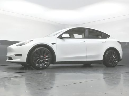 Used 2023 Tesla Model Y Performance AWD/4WD image 47