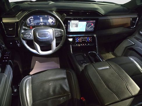 Certified 2025 GMC Sierra 3500 Denali w/ Denali Reserve Package image 12