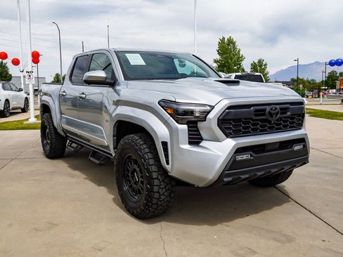 Certified 2024 Toyota Tacoma TRD Sport w/ TRD Sport Premium Package AWD/4WD image 2