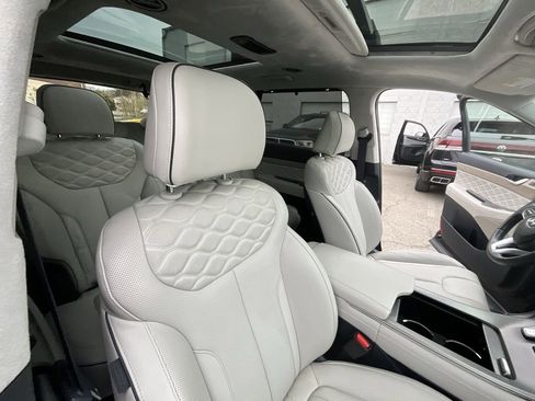Used 2022 Hyundai Palisade Calligraphy image 35