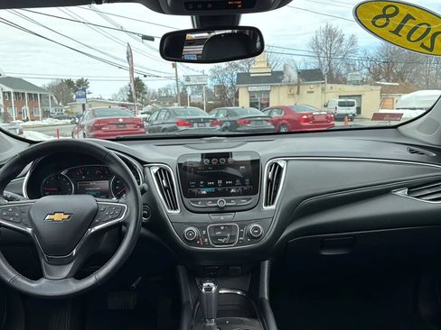 Used 2018 Chevrolet Malibu LT w/ Leather Package FWD image 20