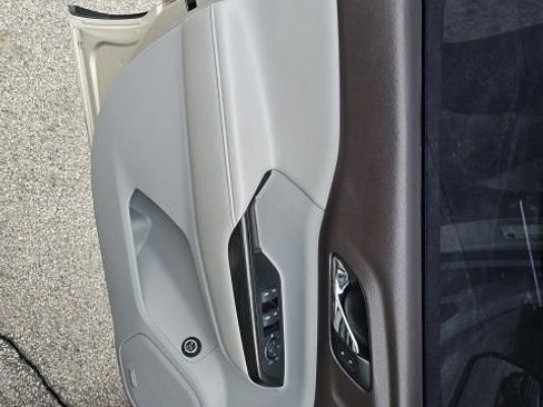 Used 2017 GMC Acadia SLT image 26