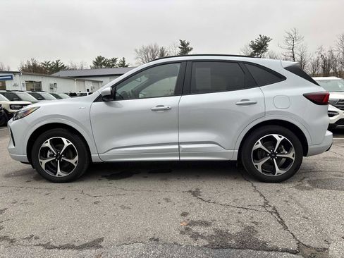 Used 2025 Ford Escape ST-Line Elite w/ Premium Technology Package image 9