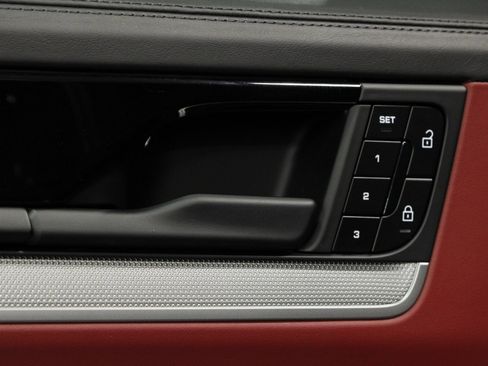 Certified 2024 Porsche Cayenne S AWD/4WD image 29