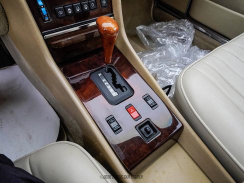 Used 1988 Mercedes-Benz 560 SL image 31