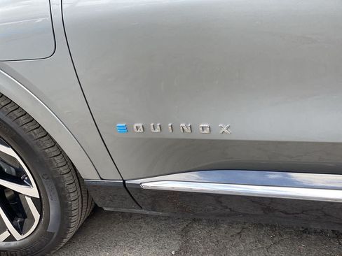 Used 2024 Chevrolet Equinox EV LT AWD/4WD image 10