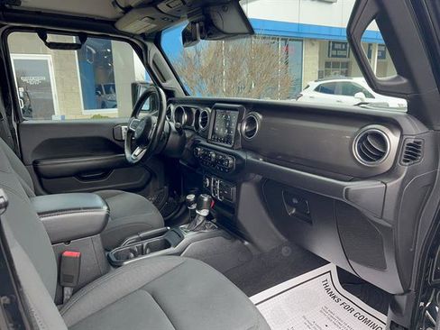 Used 2020 Jeep Gladiator Overland image 15