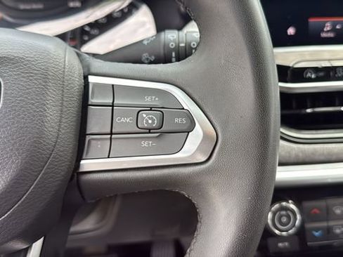 Used 2024 Jeep Compass Latitude AWD/4WD image 21