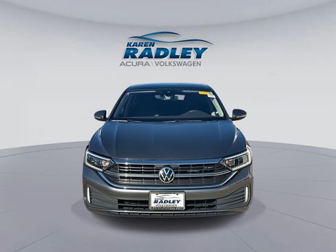 Certified 2022 Volkswagen Jetta SEL image 6