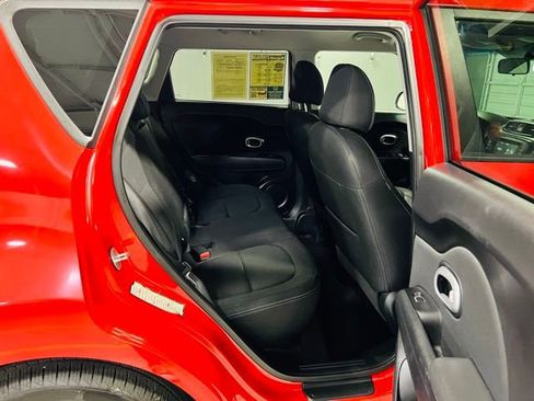 Used 2019 Kia Soul + FWD image 27