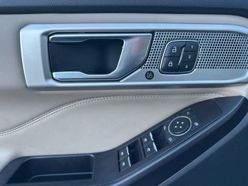 Used 2020 Ford Explorer Limited w/ Class III Trailer Tow Package image 34