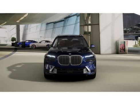 New 2026 BMW X7 xDrive40i w/ Executive Package image 3
