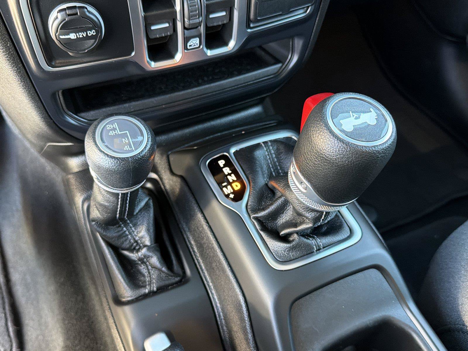 Used 2026 Jeep Wrangler Unlimited Sahara AWD/4WD image 28