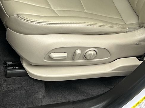 Used 2019 Buick Enclave Premium AWD/4WD image 11