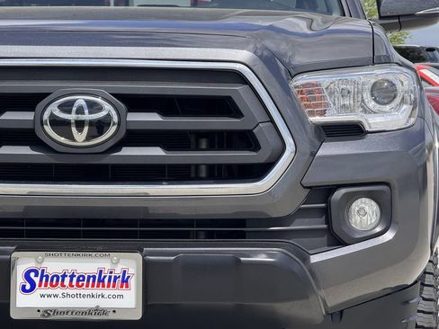 Used 2023 Toyota Tacoma SR5 w/ Technology Package AWD/4WD image 9