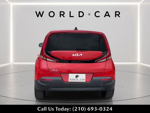 Used 2022 Kia Soul LX w/ Technology Package FWD image 6