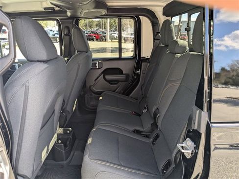 Certified 2025 Jeep Gladiator Nighthawk image 13