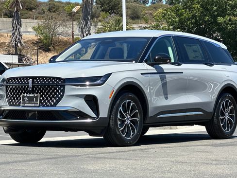 New 2026 Lincoln Nautilus Premier AWD/4WD image 7