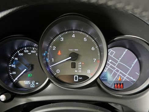 Certified 2023 Porsche Macan S AWD/4WD image 25