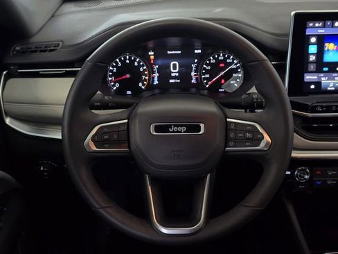 Used 2025 Jeep Compass Limited AWD/4WD image 14