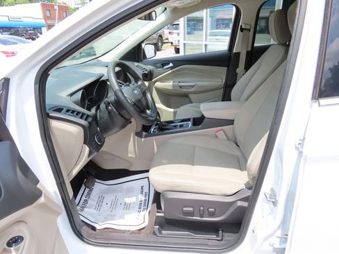Used 2018 Ford Escape SE w/ SE Sync 3 Package FWD image 15