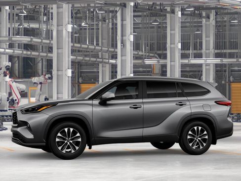 New 2026 Toyota Highlander XLE AWD/4WD image 3