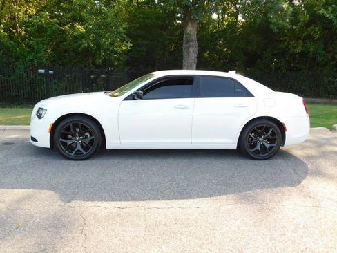 Used 2021 Chrysler 300 Touring w/ Sport Appearance Package RWD image 2