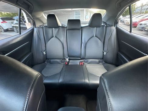 Used 2022 Toyota Camry SE image 21