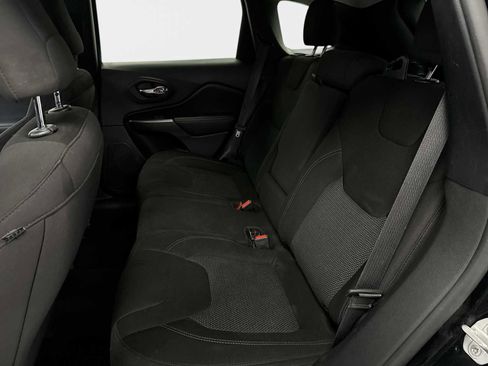 Used 2020 Jeep Cherokee Latitude w/ Cold Weather Group image 23