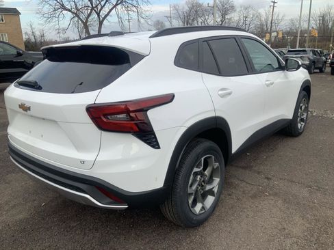 New 2026 Chevrolet Trax LT w/ Driver Confidence Package image 7