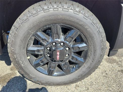 New 2026 GMC Sierra 2500 AT4 w/ AT4 Premium Plus Package image 6