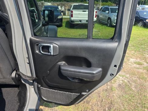 Used 2023 Jeep Wrangler Unlimited w/ Sun & Screen Package AWD/4WD image 36